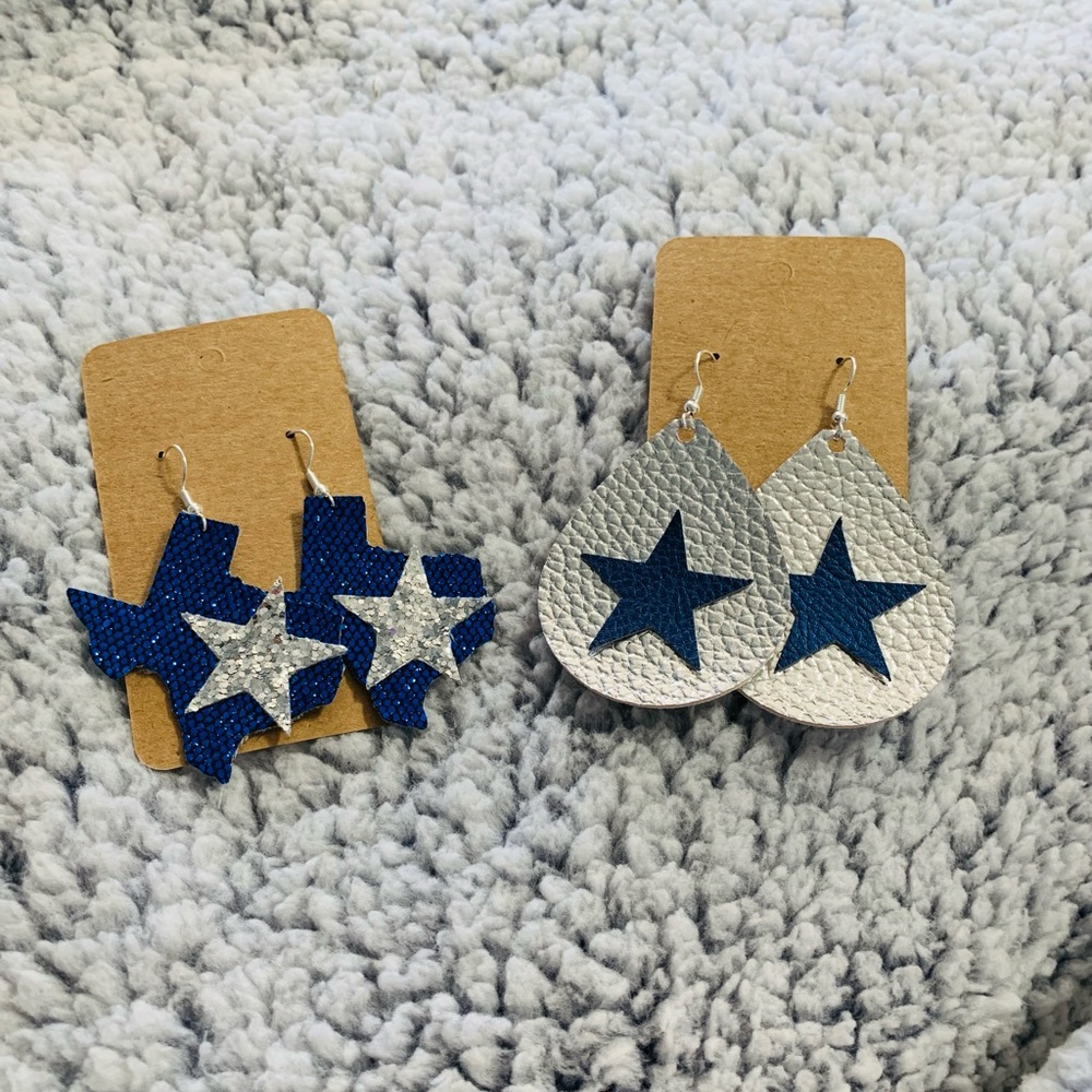 💙 Dallas cowboys faux leather earrings ⭐️